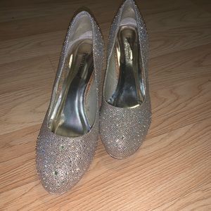 Gold Sparkly Heels!!